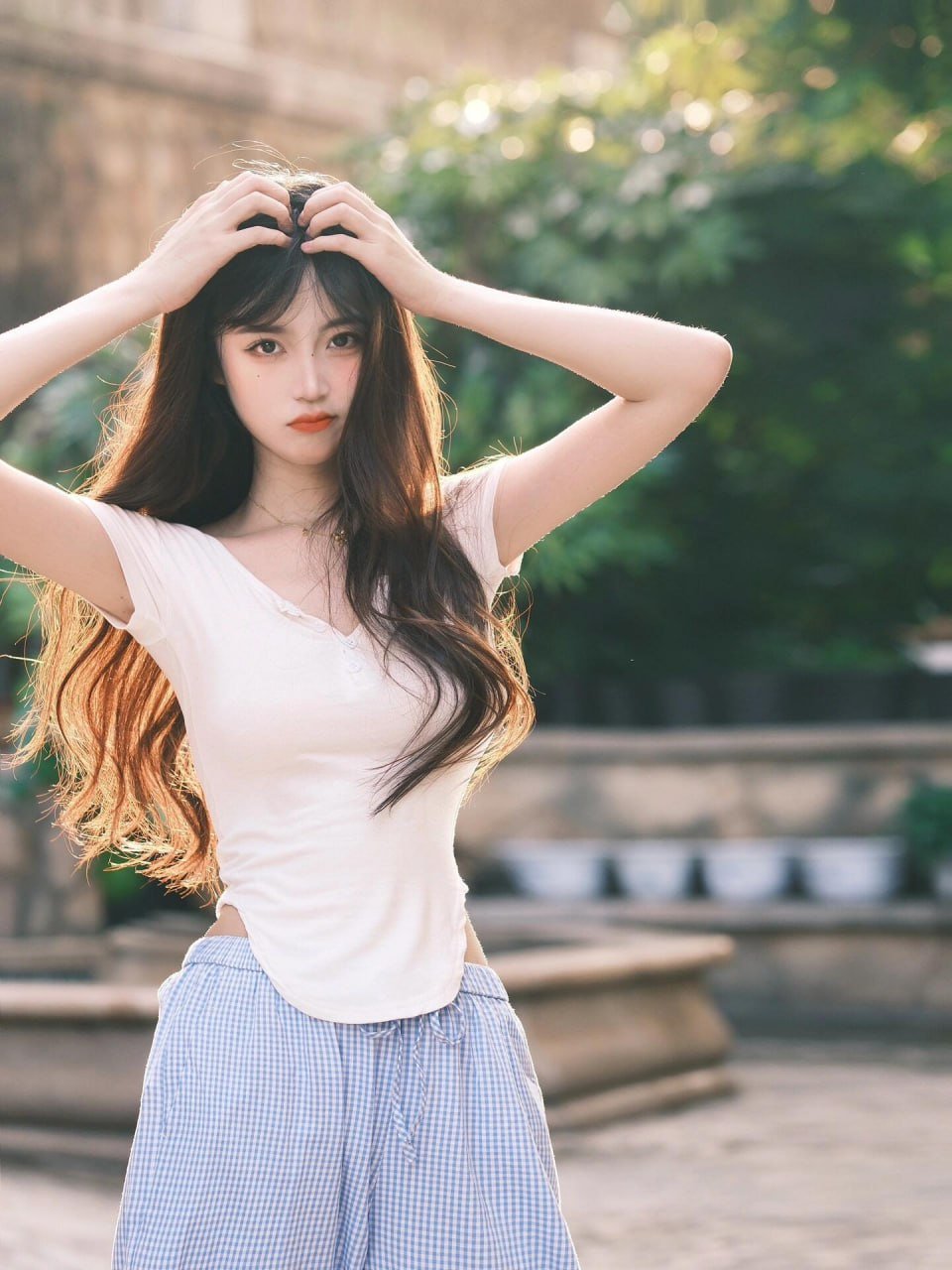 探索香港包养女孩的背后故事与现实