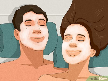 Pamper your boyfriend with a relaxing spa day together.