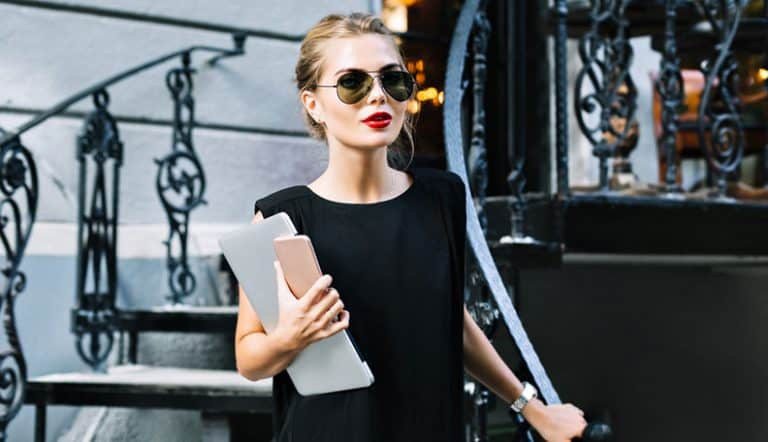 如何与成功女性约会而不失自我尊严