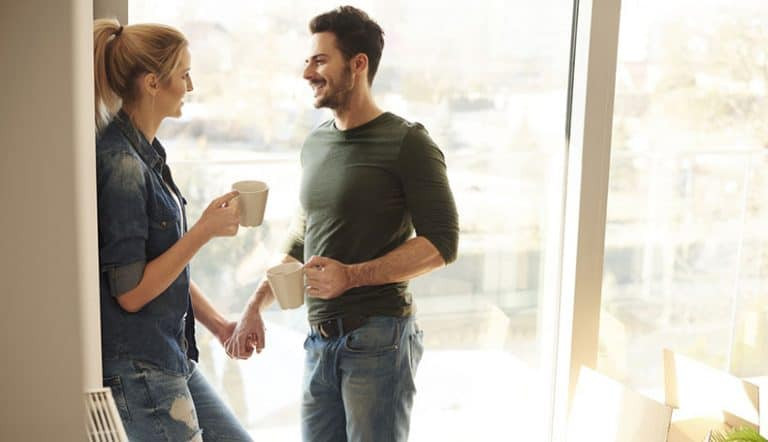 当女生喜欢你时该怎么办：正确的应对方式