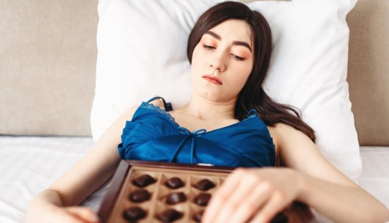 经期女孩的贴心关怀指南及避免说的话